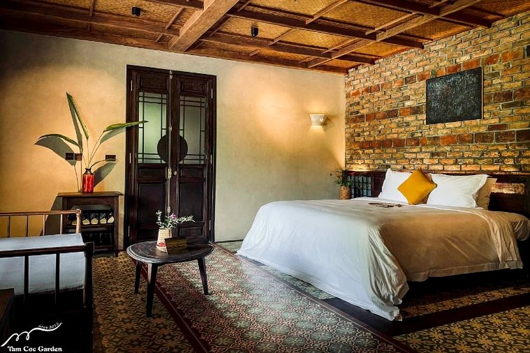 Mountain Verandah Chamber